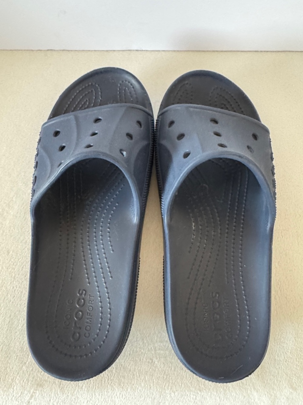 Crocs slides - Picture 4 of 8